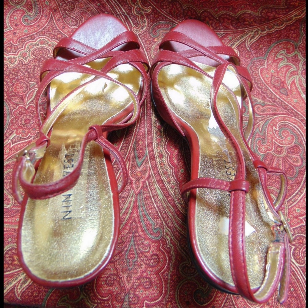 NINE WEST burgundy sandals 6.5 w/4" heel 💥🕚 - Picture 3 of 9